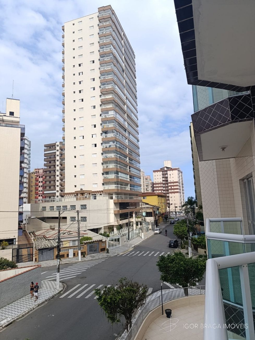 INCRÍVEL APARTAMENTO Á 270M DO MAR COM LAZER COMPLETO