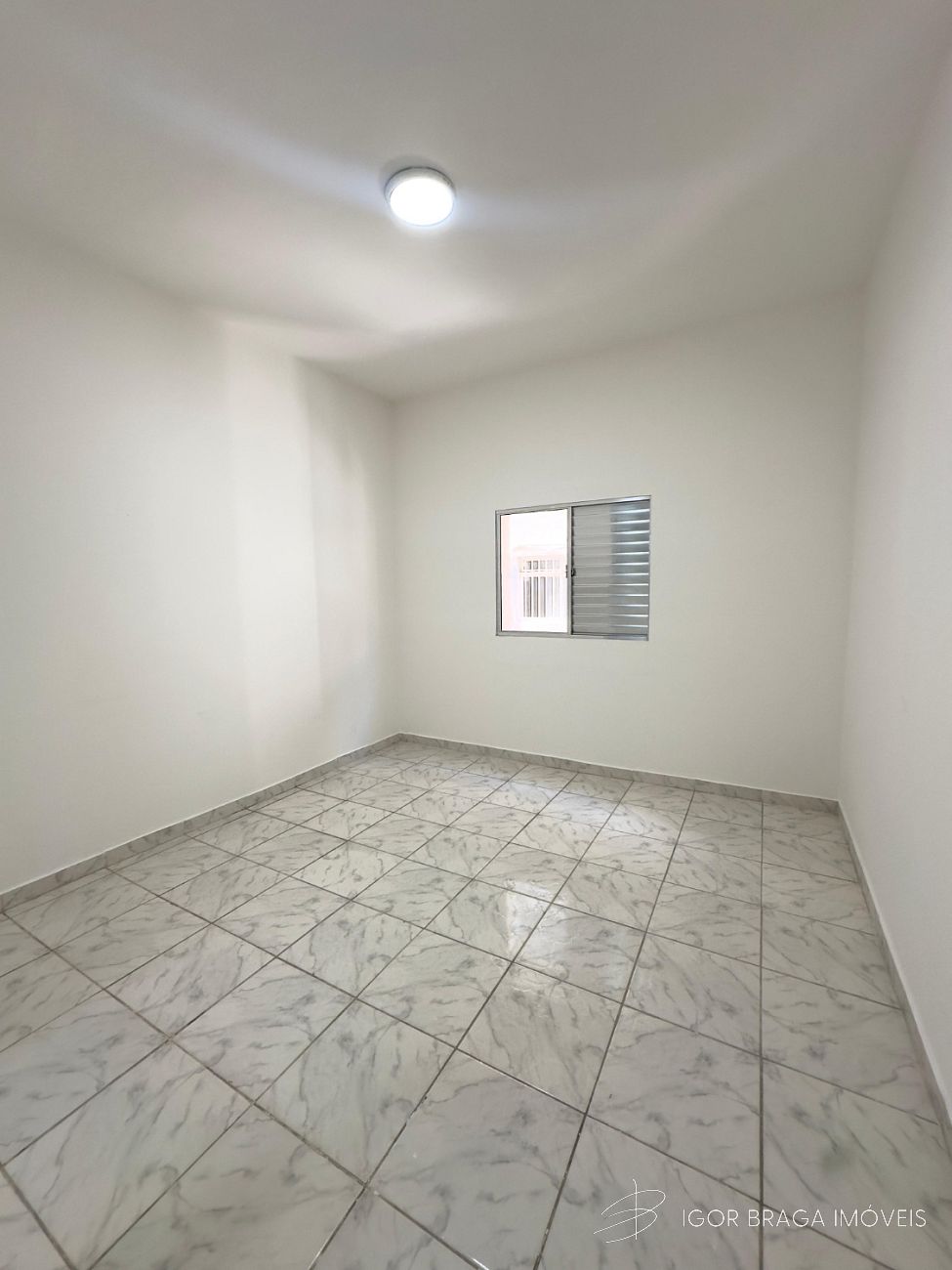 BELÍSSIMA KITNET, À 550M DO MAR