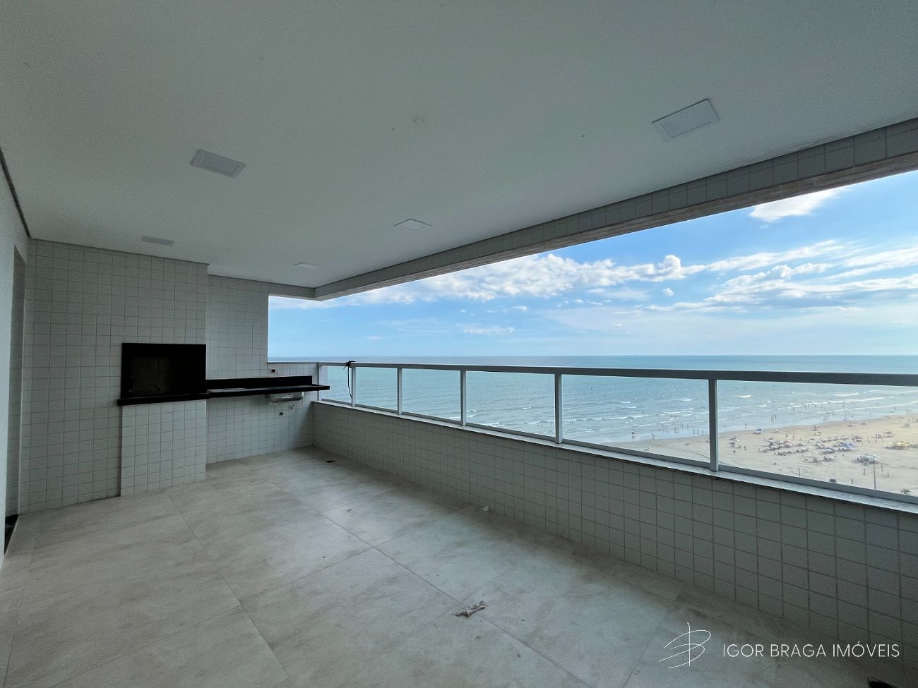 BELÍSSIMO APARTAMENTO, FINO ACABAMENTO E LAZER COMPLETO