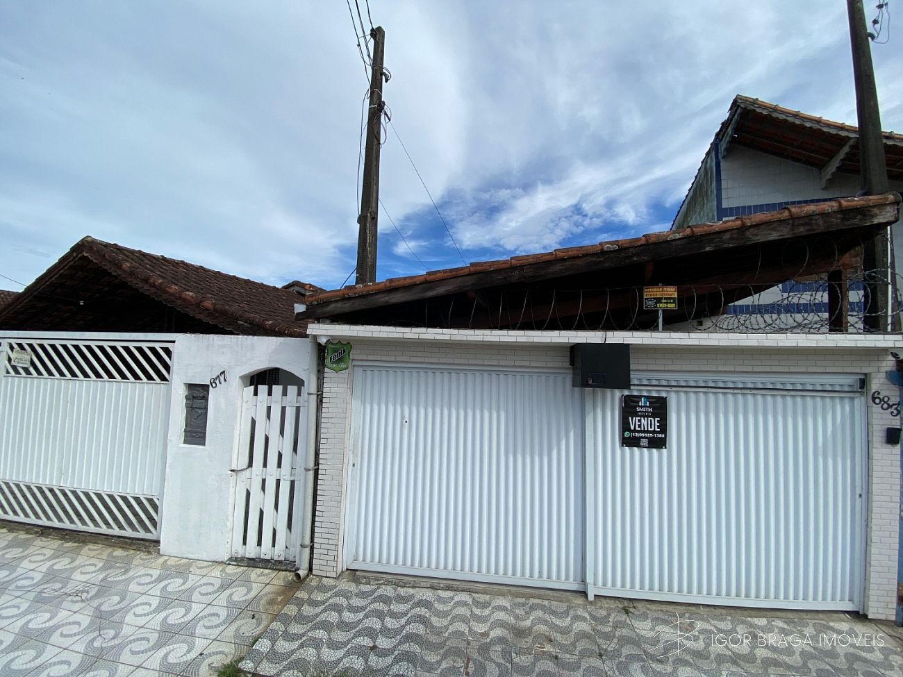 EXCELENTE CASA, AMPLA E COM ÁREA DE LAZER