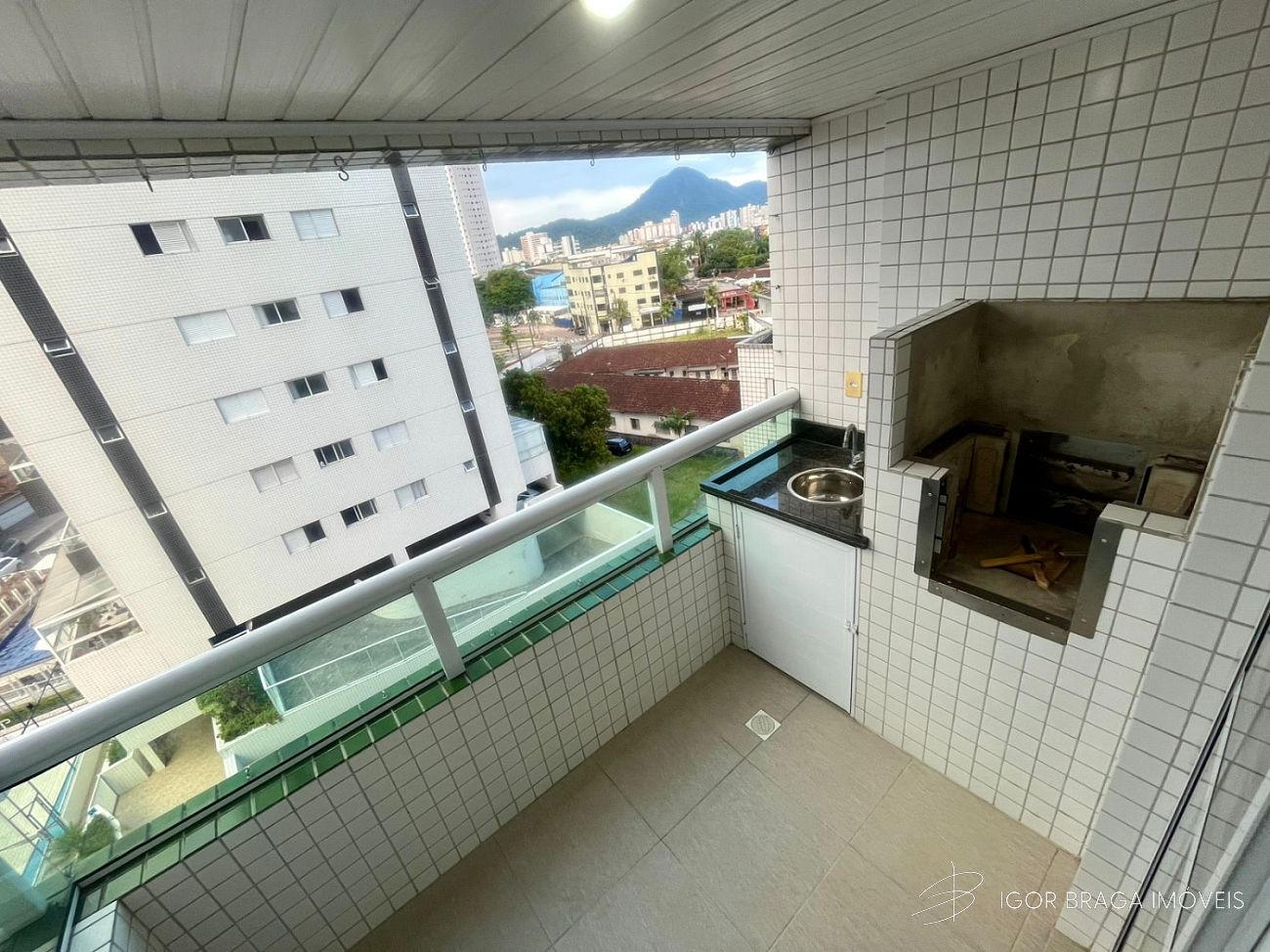 BELÍSSIMO APARTAMENTO, À 650M DO MAR E LAZER COMPLETO