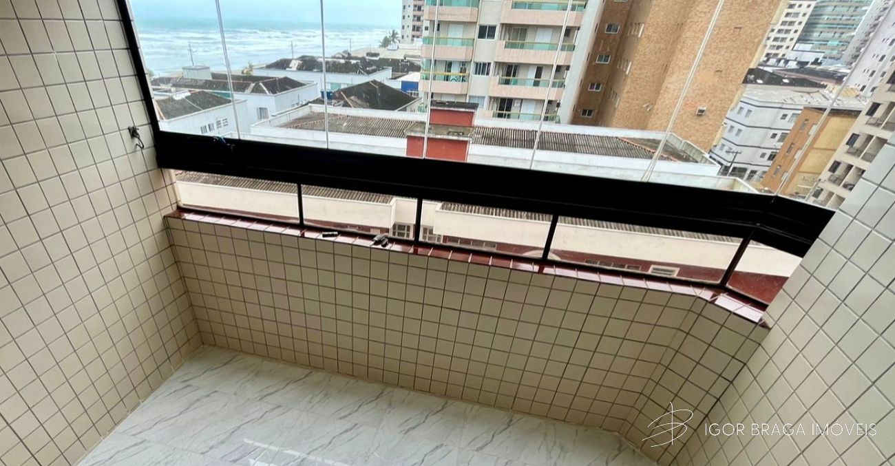 BELÍSSIMO APARTAMENTO, À 50M DO MAR E LAZER COMPLETO