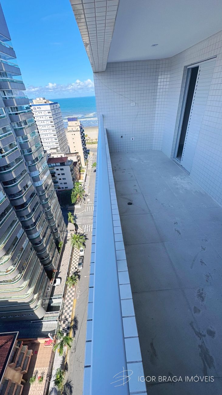 BELÍSSIMO APARTAMENTO NOVO, LAZER COMPLETO E À 100M DO MAR