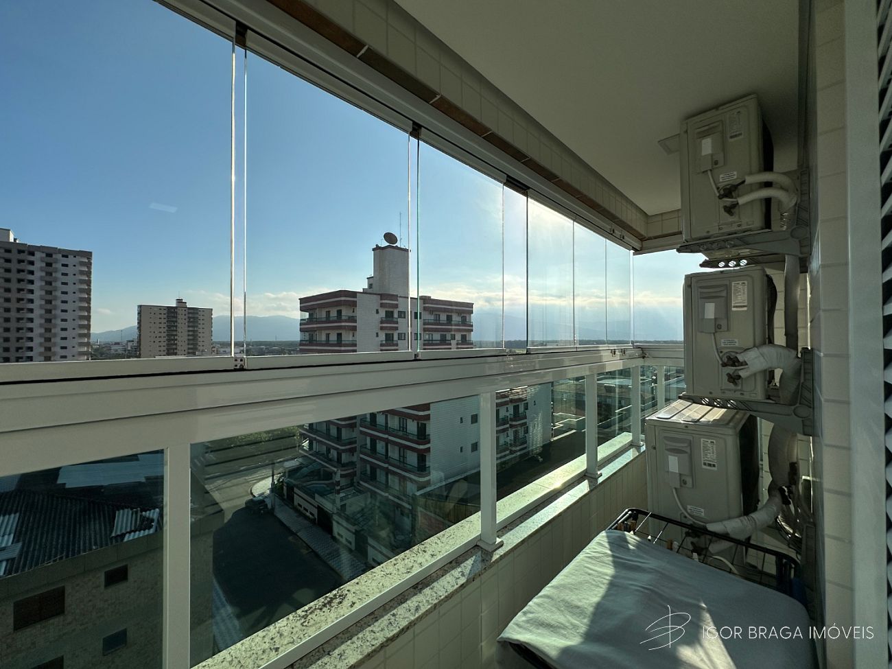 BELISSÍMO APARTAMENTO, LAZER E À 550M DO MAR