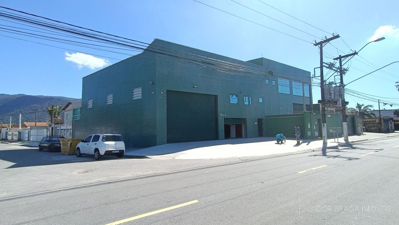 EXCELENTE GALPÃO COMERCIAL, BEM LOCALIZADO