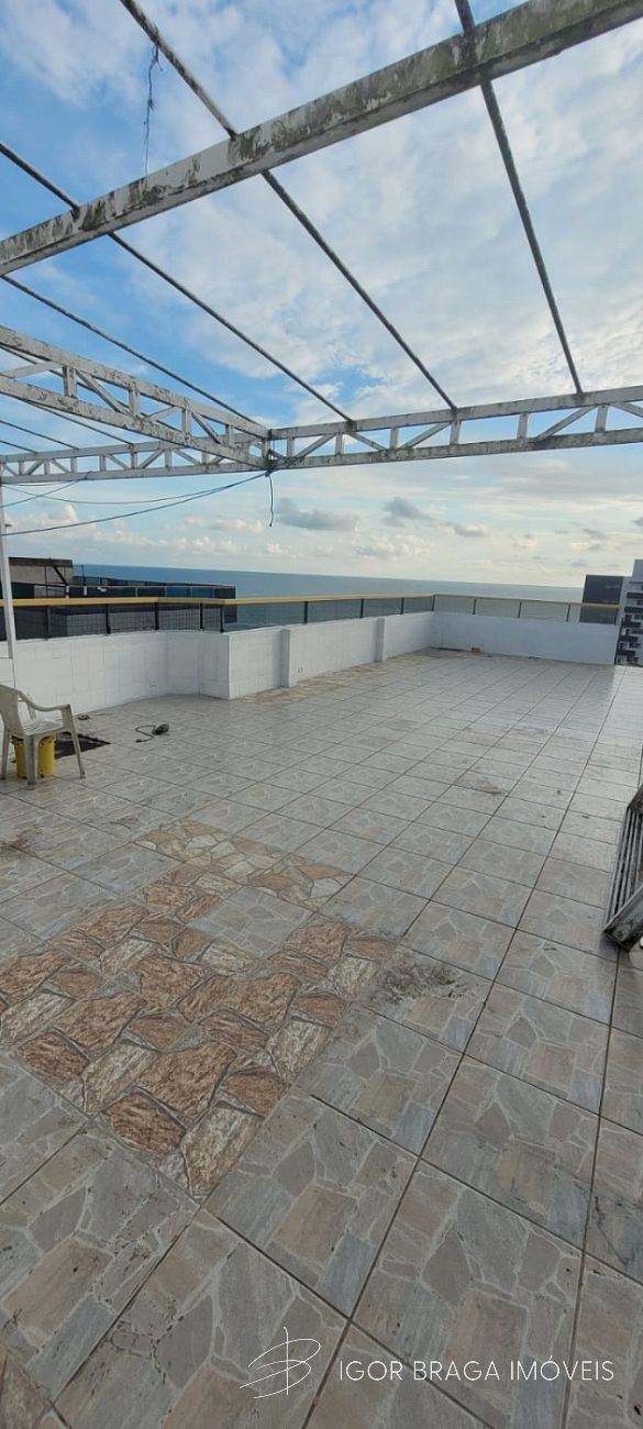 BELÍSSIMA COBERTURA, À 100M DO MAR