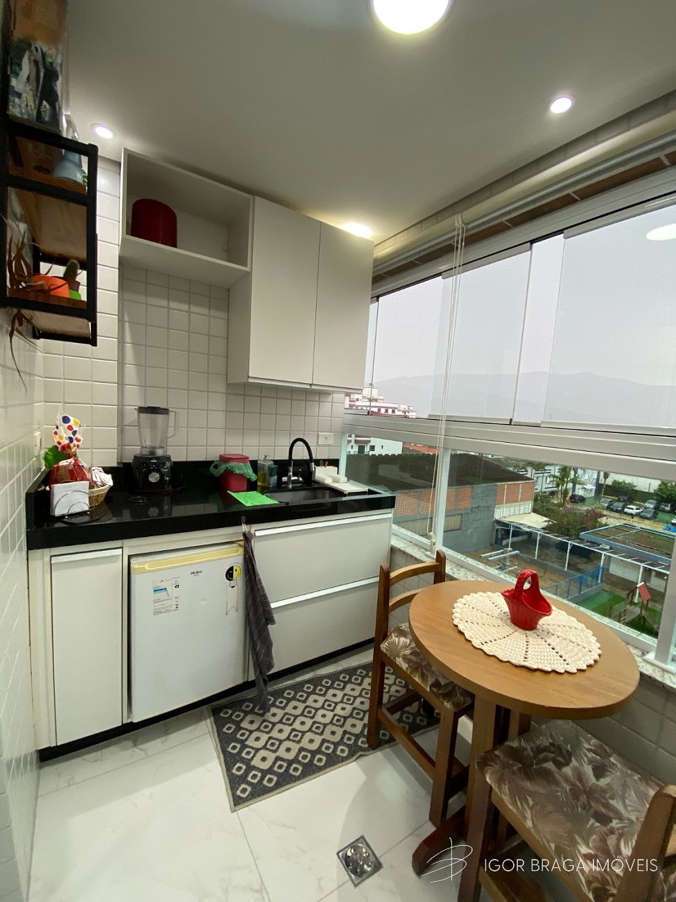 EXCELENTE APARTAMENTO, À 550M DO MAR E LAZER COMPLETO