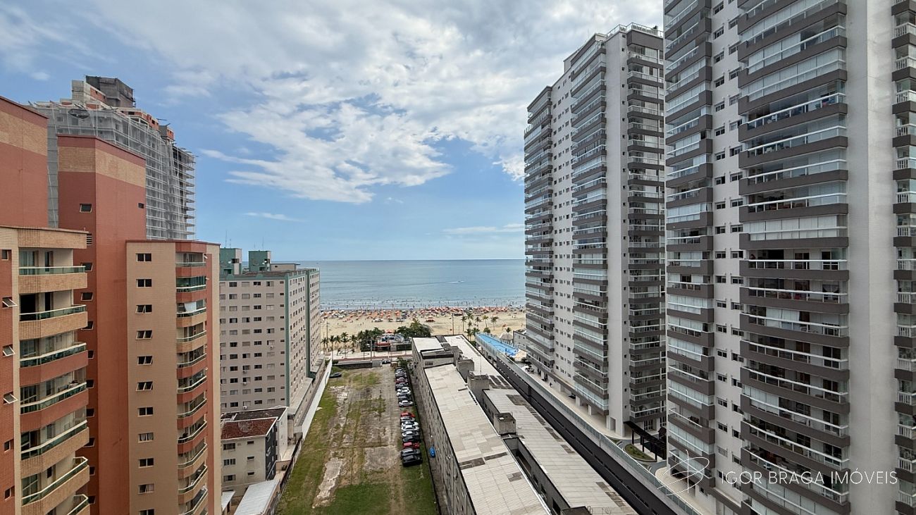 BELÍSSIMO APARTAMENTO, À 150M DO MAR E LAZER COMPLETO