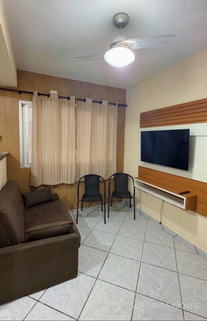 BELÍSSIMO APARTAMENTO, AMPLO E À 80M DO MAR