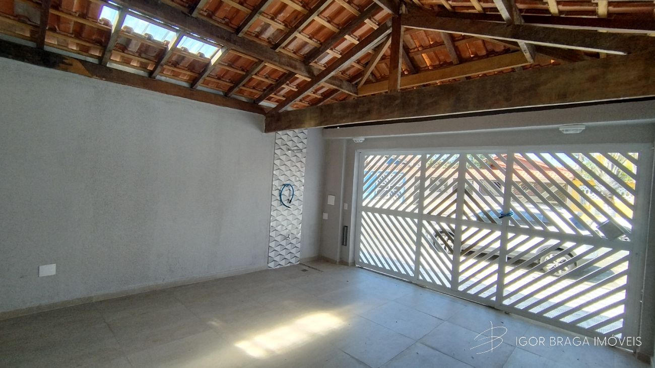 BELÍSSIMA CASA, ÁREA GOURMET E À 450 METROS DO MAR