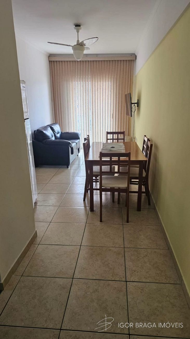 BELÍSSIMO APARTAMENTO, À 60M DO MAR E ÁREA DE LAZER