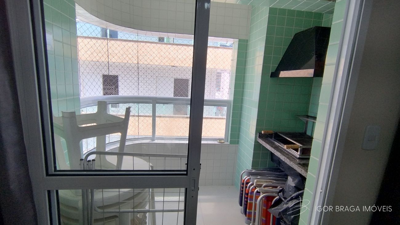 BELÍSSIMO APARTAMENTO, À 250M DO MAR E LAZER