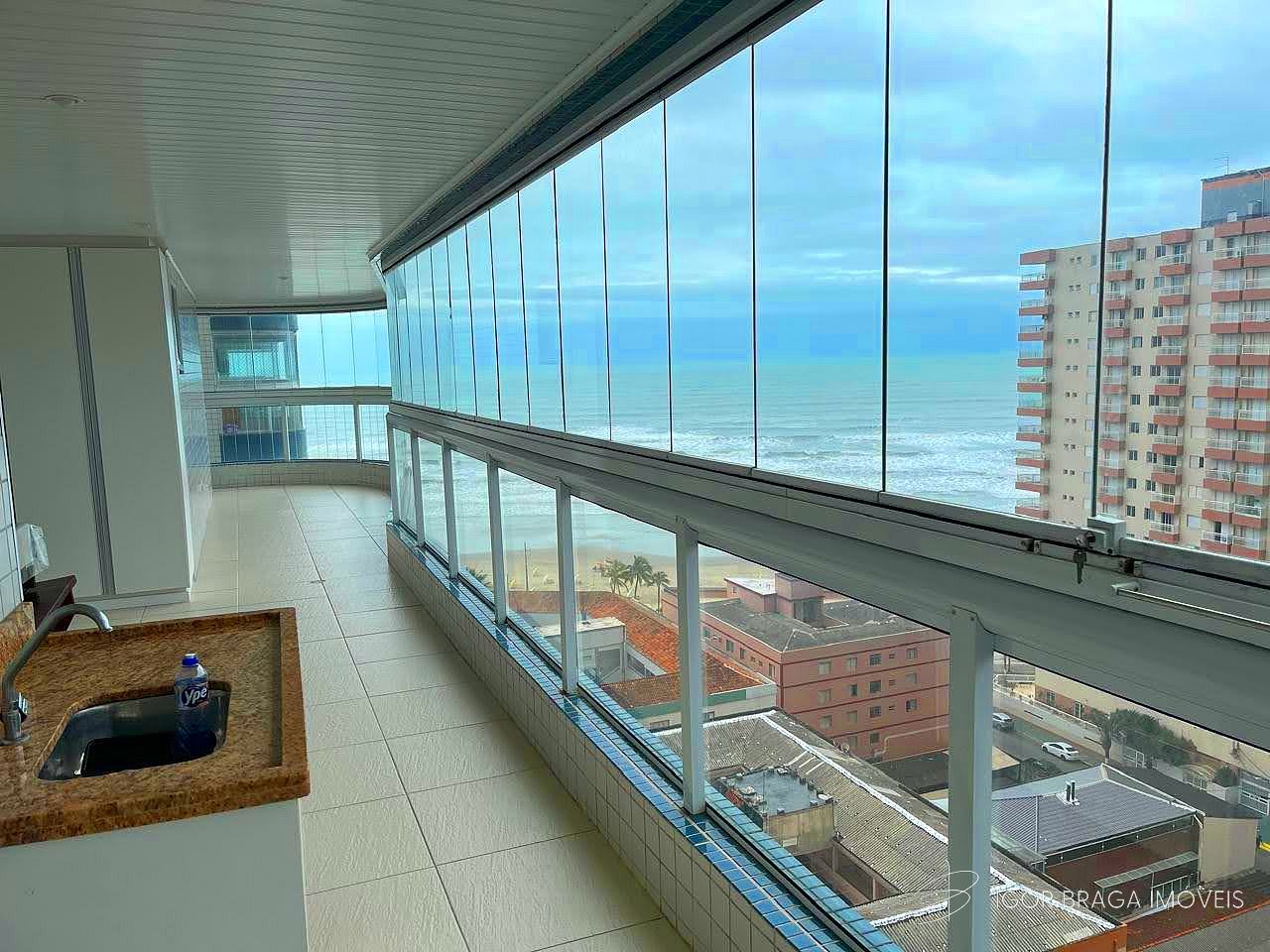 EXCELENTE APARTAMENTO, À 150M DO MAR E LAZER COMPLETO