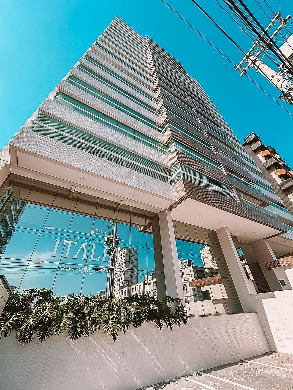 EXCELENTE APARTAMENTO A 190M DO MAR COM LAZER COMPLETO