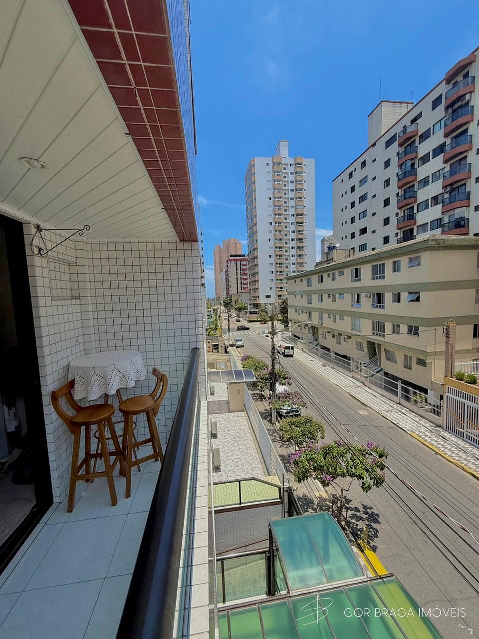 EXCELENTE APARTAMENTO, À 400M DO MAR E LAZER COMPLETO