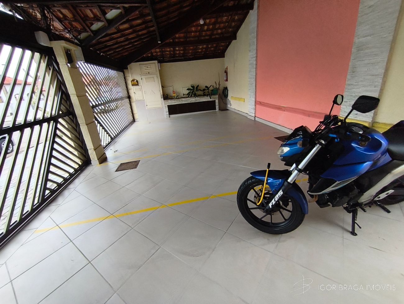 BELÍSSIMA CASA, ÁREA GOURMET E À 200 METROS DO MAR