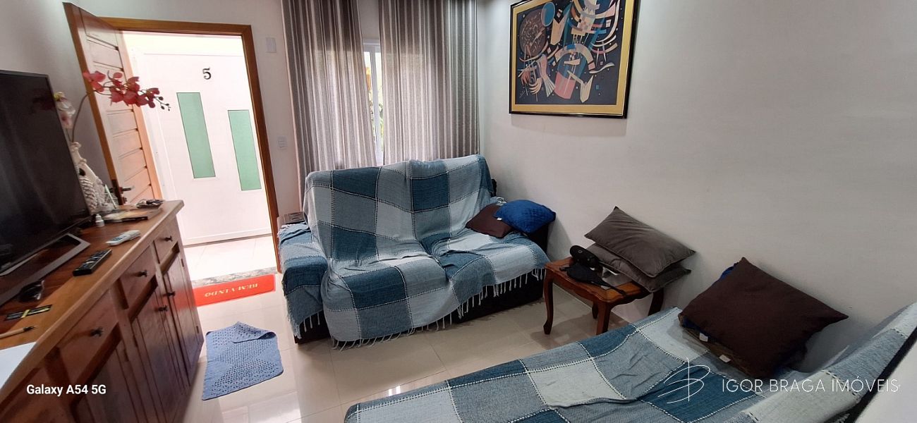 BELÍSSIMA CASA EM CONDOMÍNIO, À 65 METROS DO MAR