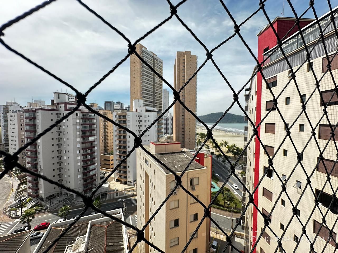 EXCELENTE APARTAMENTO A 20M DO MAR COM LAZER COMPLETO