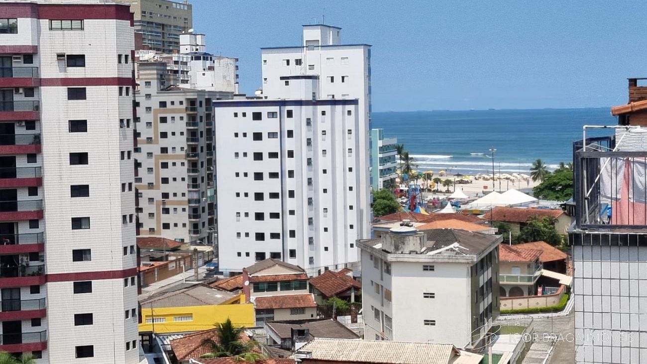 INCRIVEL APARTAMENTO, FINO ACABAMENTO E Á 200 METROS DO MAR
