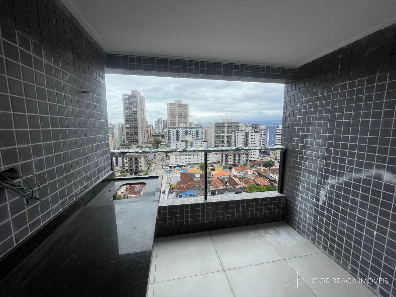 EXCELENTE EMPREENDIMENTO A 350M DO MAR E LAZER COMPLETO