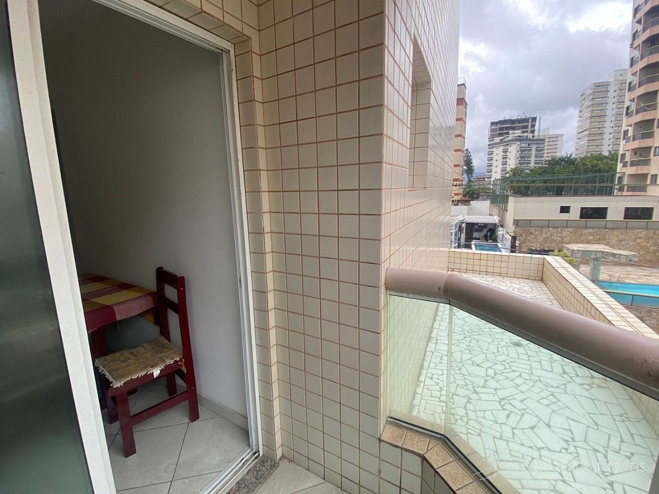 INCRÍVEL APARTAMENTO Á 100M DO MAR COM LAZER COMPLETO