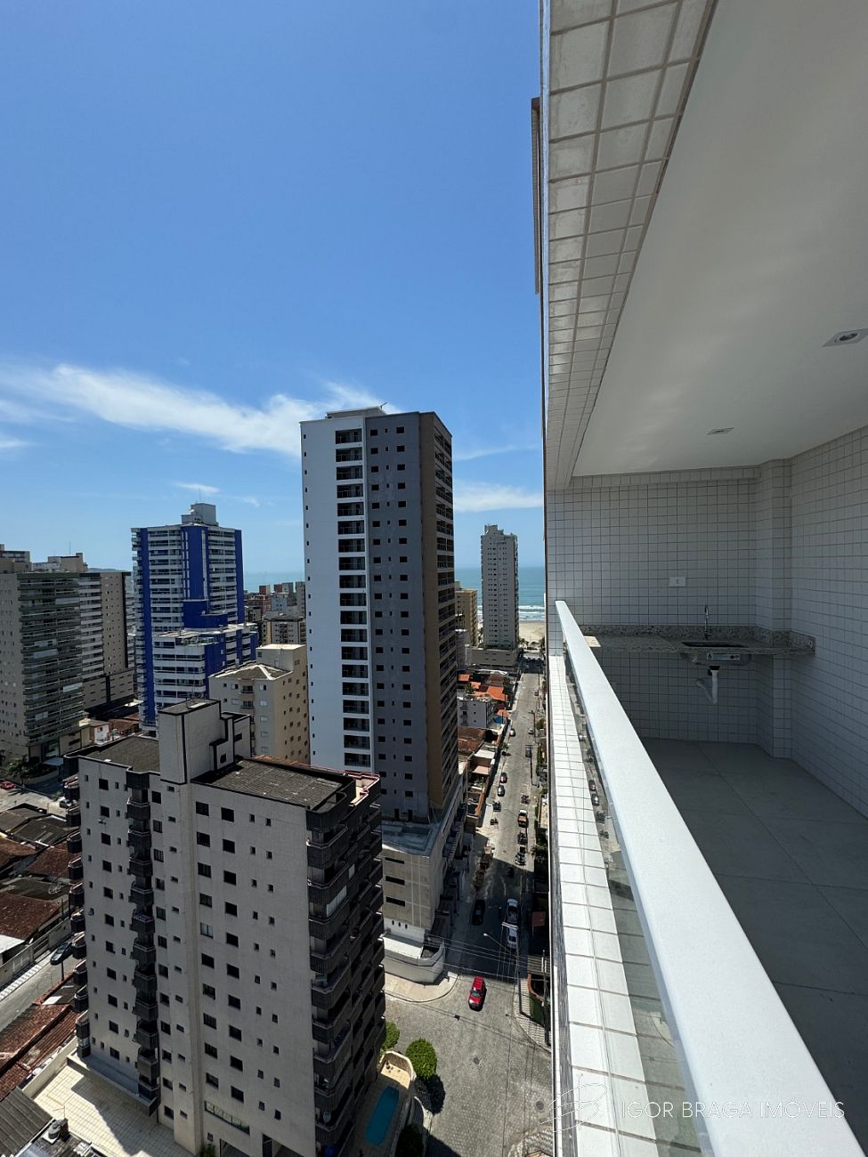 EXCELENTE APARTAMENTO A 300M DO MAR COM LAZER COMPLETO