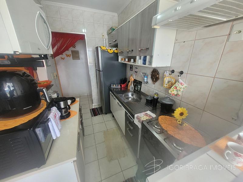 BELÍSSIMO APARTAMENTO, À 600M DO MAR E LAZER COMPLETO — foto 2