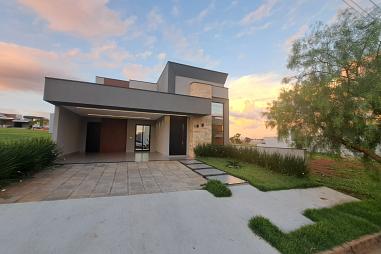 Casa no Condomínio Jd Recanto das Águas