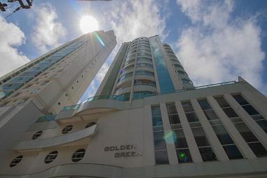 APARTAMENTO COM PISCINA BALNEARIO CAMBORIU