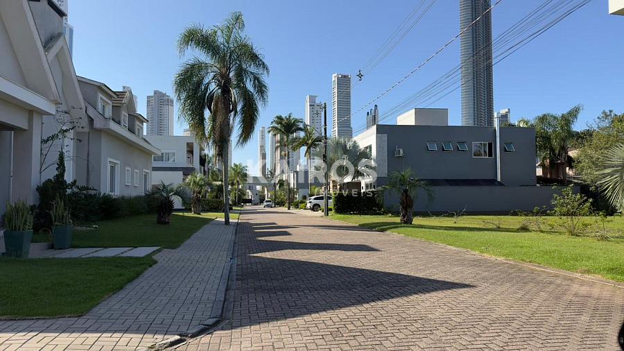 TERRENO EM CONDOM�NIO FECHADO 1