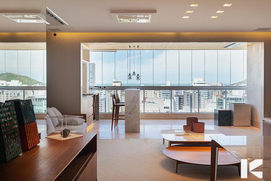 Apartamento na Praia do Canto com 3 Suitee e 3 Vagas 1