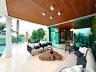 Casa com Tr�s Pavimentos no Alphaville Jacuhy 2