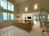 Casa com Tr�s Pavimentos no Alphaville Jacuhy 17