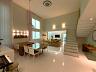 Casa com Tr�s Pavimentos no Alphaville Jacuhy 16
