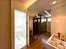 Casa com Tr�s Pavimentos no Alphaville Jacuhy 30