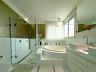 Casa com Tr�s Pavimentos no Alphaville Jacuhy 31