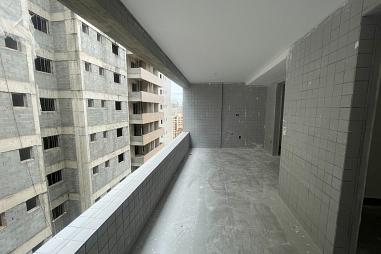 BELÍSSIMO APARTAMENTO, À 80M DO MAR E LAZER COMPLETO