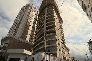 BELISSÍMO APARTAMENTO, À 10M DO MAR E LAZER COMPLETO