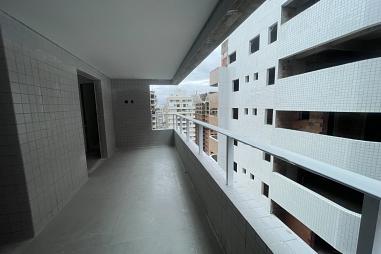 BELÍSSIMO APARTAMENTO, À 80M DO MAR E LAZER COMPLETO