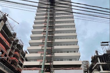 BELÍSSIMO APARTAMENTO, À 150m DO MAR E ESPAÇO DE LAZER