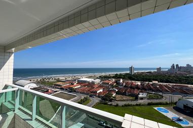 BELÍSSIMO APARTAMENTO, À 50m DO MAR E LAZER