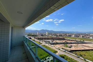 BELÍSSIMO APARTAMENTO, À 50m DO MAR E LAZER