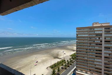 EXCELENTE COBERTURA DUPLEX, À 50m DO MAR E LAZER COMPLETO