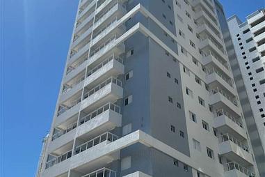 EXCELENTE COBERTURA DUPLEX, À 50m DO MAR E LAZER COMPLETO