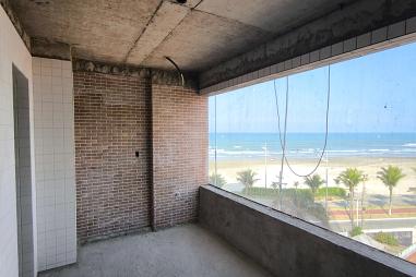 APARTAMENTO EM CONSTRUÇÃO, PRÉDIO FRENTE MAR E LAZER COMPLETO