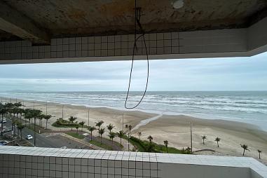 BELÍSSIMO APARTAMENTO, AMPLO E LAZER COMPLETO