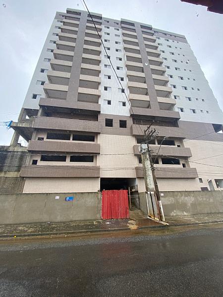 BELÍSSIMO APARTAMENTO, À 200M DO MAR E LAZER COMPLETO — foto 2