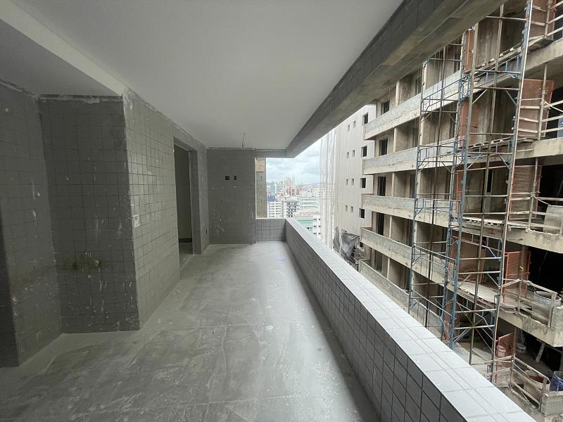 BELÍSSIMO APARTAMENTO, À 80M DO MAR E LAZER COMPLETO — foto 2