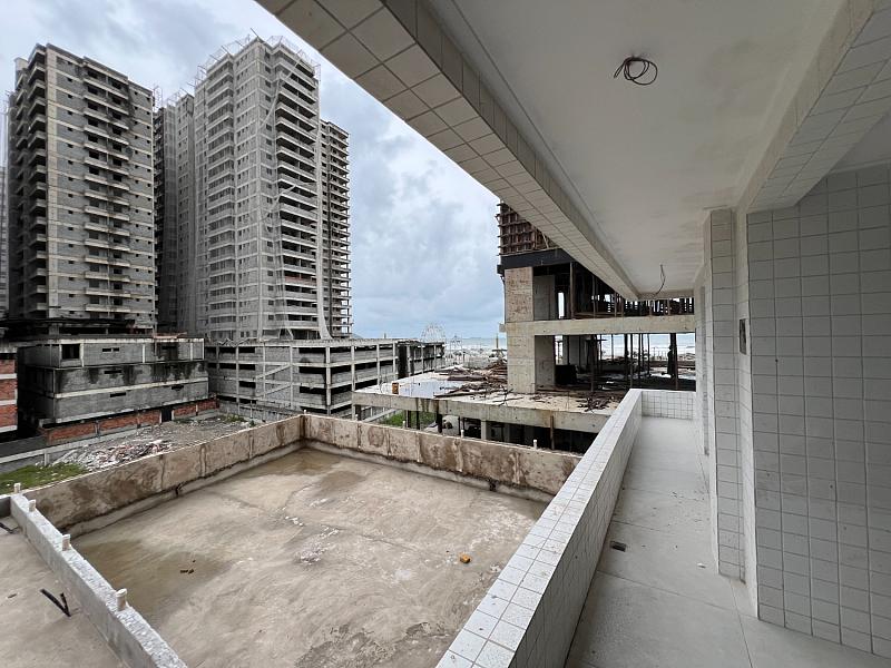 BELÍSSIMO APARTAMENTO, À 150m DO MAR E ESPAÇO DE LAZER — foto 4