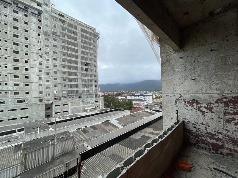 EXCELENTE APARTAMENTO EM CONSTRUÇÃO, FRENTE MAR E LAZER COMPLETO — foto 8